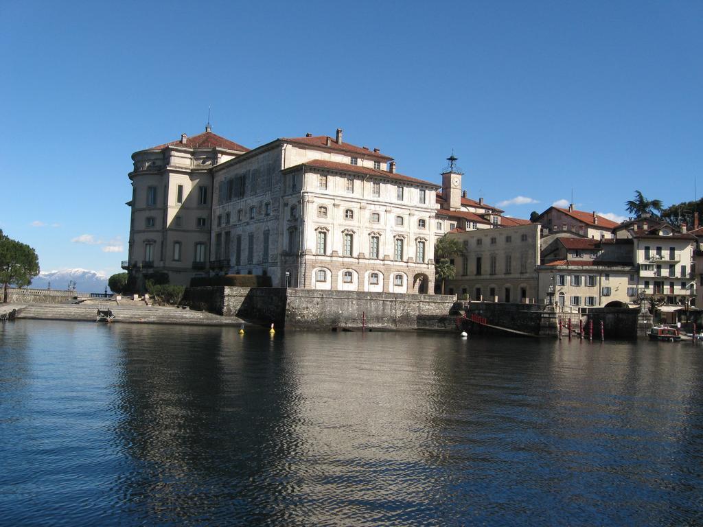 Bed & Breakfast Gli Oleandri Bed & Breakfast Stresa Exterior photo