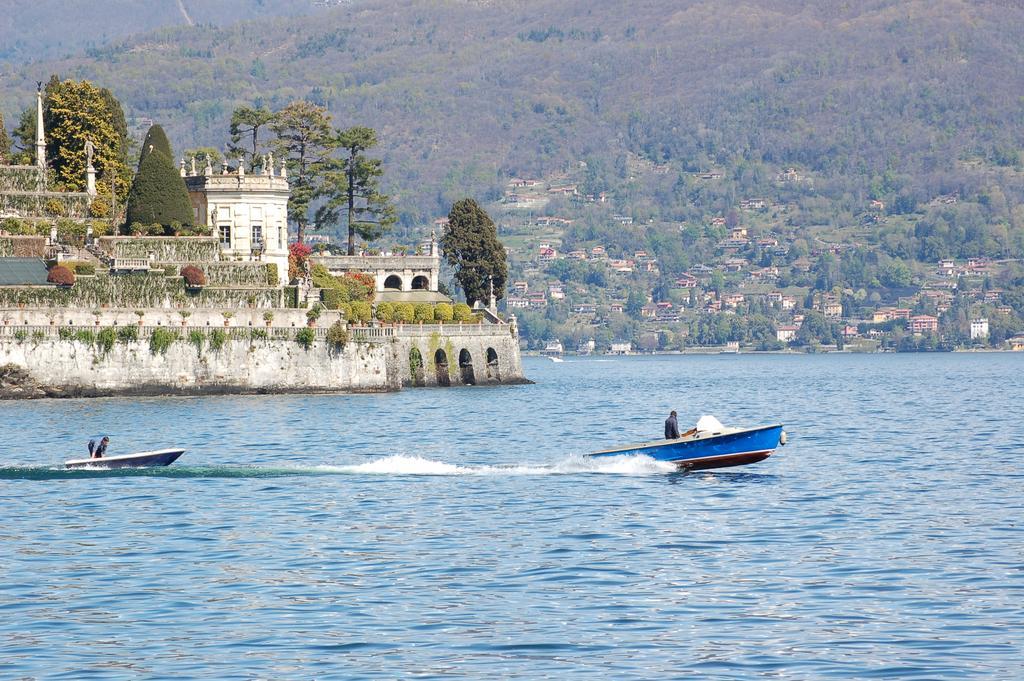 Bed & Breakfast Gli Oleandri Bed & Breakfast Stresa Exterior photo