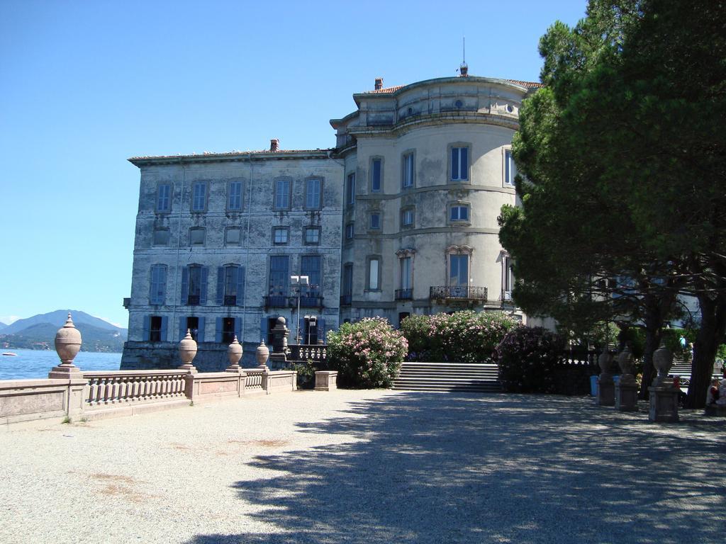 Bed & Breakfast Gli Oleandri Bed & Breakfast Stresa Exterior photo