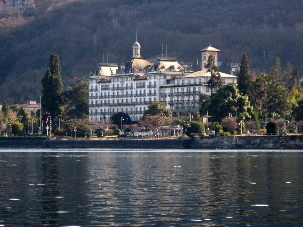 Bed & Breakfast Gli Oleandri Bed & Breakfast Stresa Exterior photo