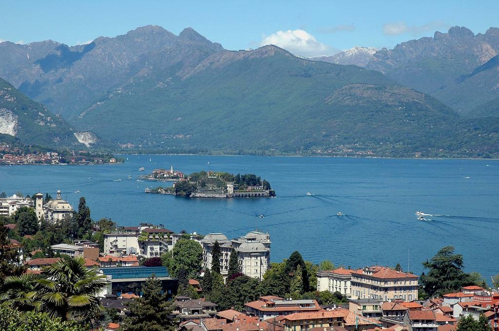 Bed & Breakfast Gli Oleandri Bed & Breakfast Stresa Exterior photo